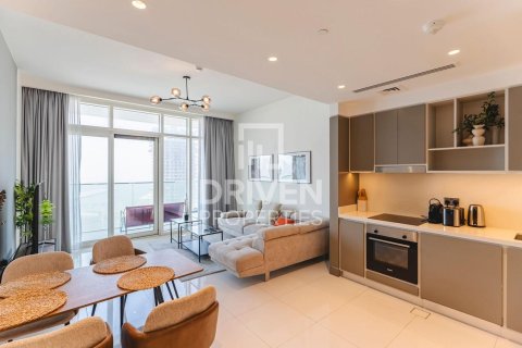 Квартира с 2 спальнями в EMAAR Beachfront, ОАЭ №191653 4