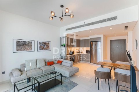 Квартира с 2 спальнями в EMAAR Beachfront, ОАЭ №191653