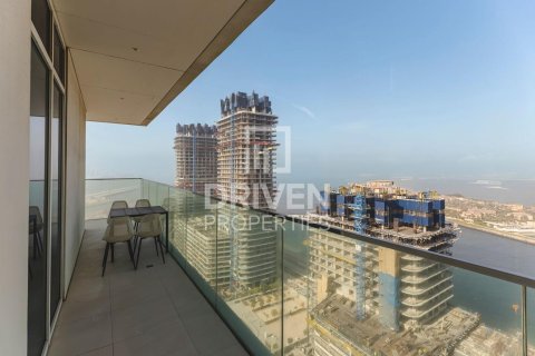 Квартира с 2 спальнями в EMAAR Beachfront, ОАЭ №191653 13