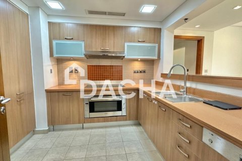 Квартира с 2 спальнями в Marina Residences, ОАЭ №162091 8