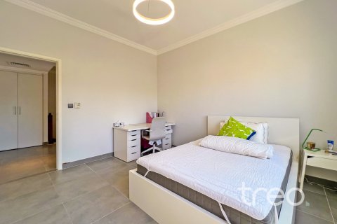 4 غرف نوم فيلا في Meadows, الإمارات العربية المتحدة رقم 173866 15
