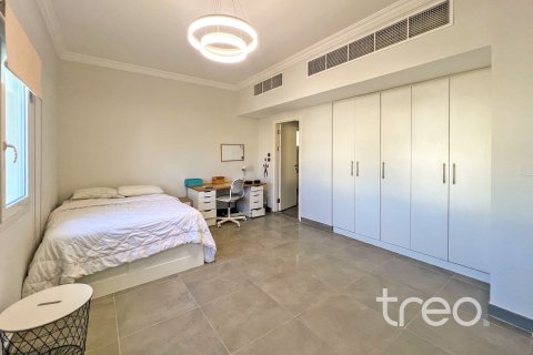 4 غرف نوم فيلا في Meadows, الإمارات العربية المتحدة رقم 173866 11