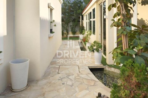 3 bedrooms Villa in District 16, UAE No. 192810 12