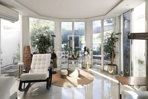 3 bedrooms Villa in District 16, UAE No. 192810