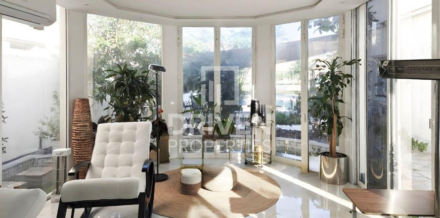 3 bedrooms Villa in District 16, UAE No. 192810