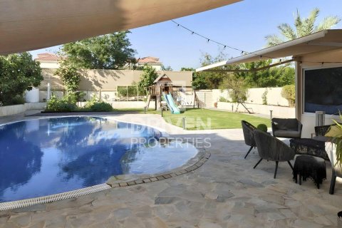 3 bedrooms Villa in District 16, UAE No. 192810 9
