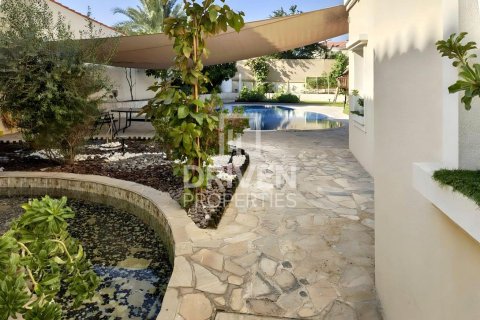 3 bedrooms Villa in District 16, UAE No. 192810 10