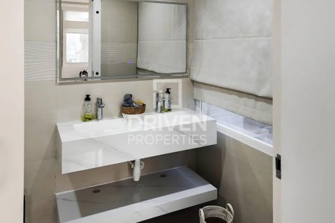 3 bedrooms Villa in District 16, UAE No. 192810 8