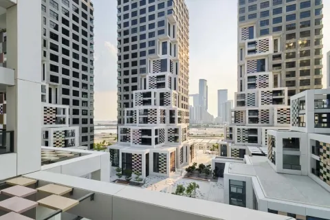Studio Apartment in Dubai, UAE No. 171051
