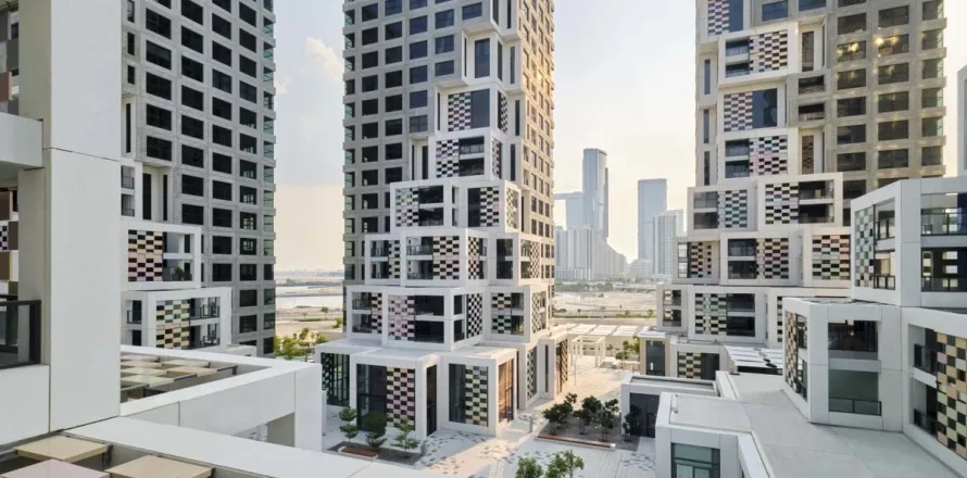 Studio Apartment in Dubai, UAE No. 171051
