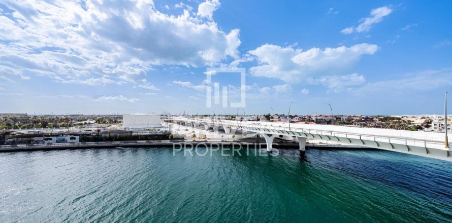 3 bedrooms Apartment in Al Wasl, UAE No. 192360