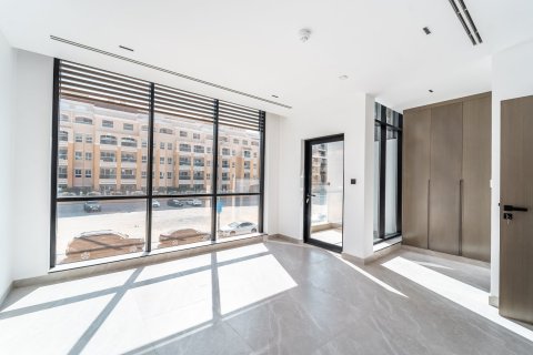 Вилла с 4 спальнями в Джумейра Вилладж Серкл, ОАЭ №146907 17