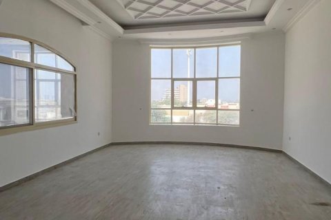 6 bedrooms Villa in Seih Al Uraibi, UAE No. 184109 11