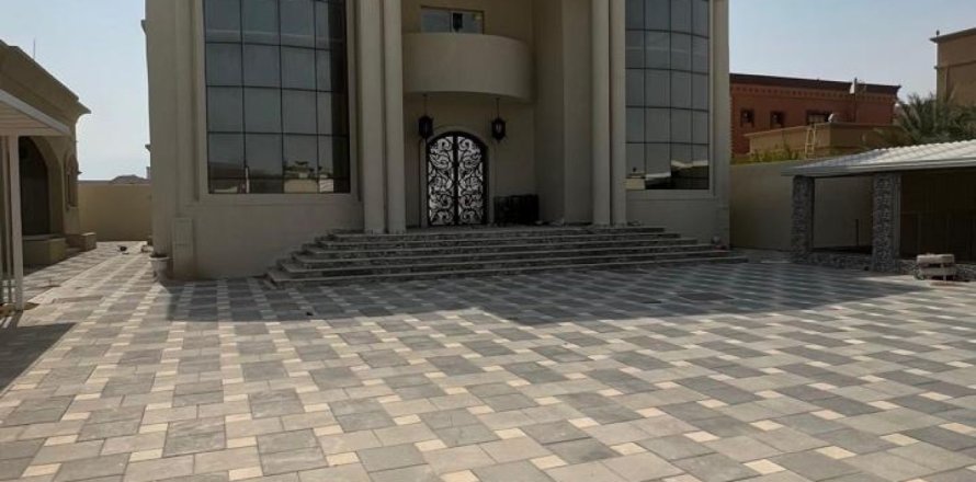 6 bedrooms Villa in Seih Al Uraibi, UAE No. 184109