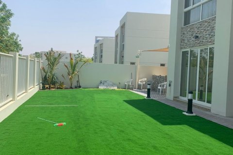 4 bedrooms Townhouse in Ras Al Khaimah, UAE No. 184111 3