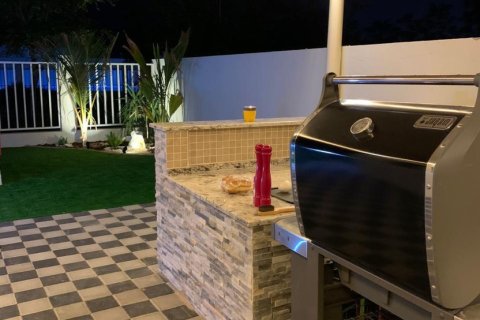 4 bedrooms Townhouse in Ras Al Khaimah, UAE No. 184111 9