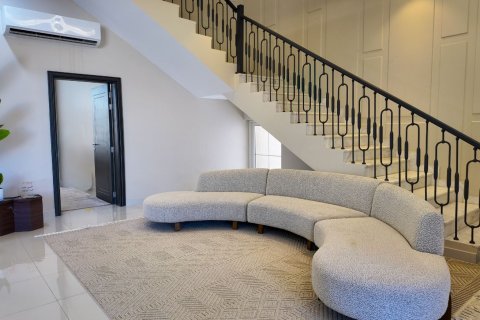 5 bedrooms Villa in Ras Al Khaimah, UAE No. 184108 7
