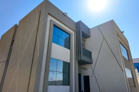 5 bedrooms Villa in Ras Al Khaimah, UAE No. 184108 3