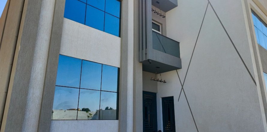5 bedrooms Villa in Ras Al Khaimah, UAE No. 184108