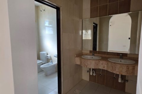 4 bedrooms Villa in Ras Al Khaimah, UAE No. 184106 5
