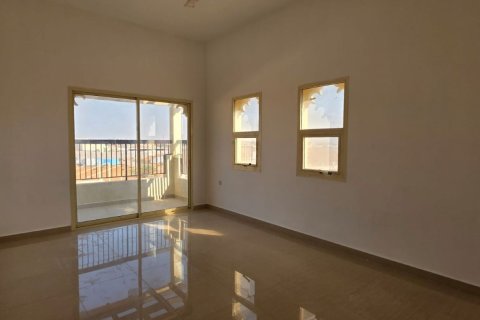 4 bedrooms Villa in Ras Al Khaimah, UAE No. 184106 9