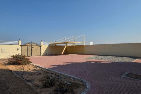 4 bedrooms Villa in Ras Al Khaimah, UAE No. 184106 15