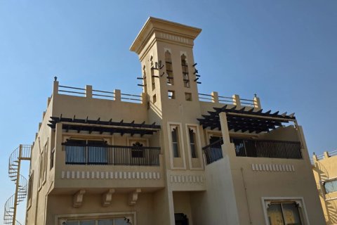 4 bedrooms Villa in Ras Al Khaimah, UAE No. 184106 3