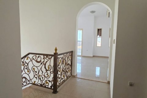 4 bedrooms Villa in Ras Al Khaimah, UAE No. 184106 8