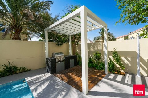 Вилла с 3 спальнями в Jumeirah Park, ОАЭ №162384 12