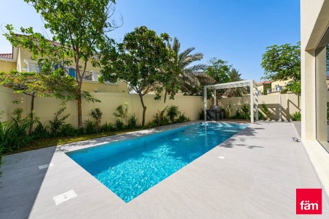 Вилла с 3 спальнями в Jumeirah Park, ОАЭ №162384 13