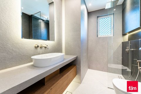 Вилла с 3 спальнями в Jumeirah Park, ОАЭ №162384 16