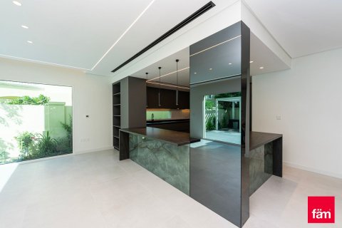 Вилла с 3 спальнями в Jumeirah Park, ОАЭ №162384 27