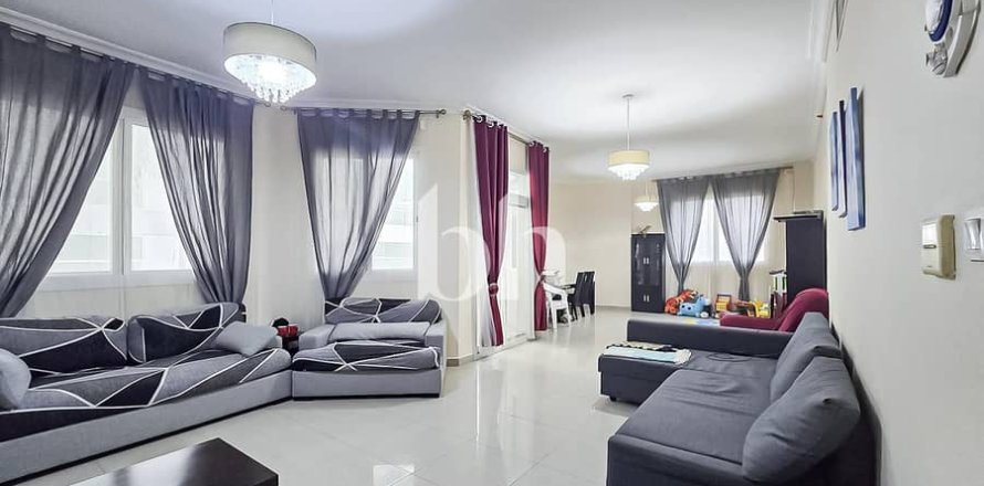 Apartment de 2 dormitorios en Al Khan, UAE No. 171962