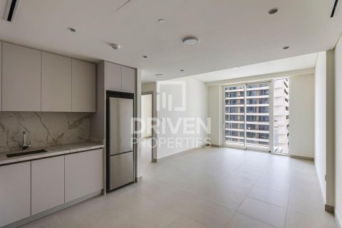 Квартира с 1 спальней в EMAAR Beachfront, ОАЭ №192805 4