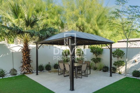 Villa de 6 dormitorios en Rosa, UAE No. 192801 26