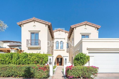 Villa de 6 dormitorios en Rosa, UAE No. 192801 3
