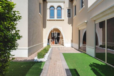 Villa de 6 dormitorios en Rosa, UAE No. 192801 28