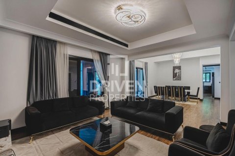 Villa de 6 dormitorios en Rosa, UAE No. 192801 9