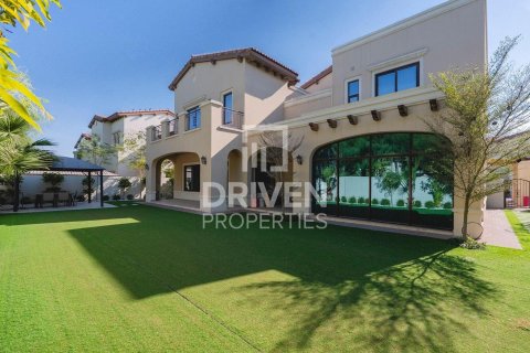 Villa de 6 dormitorios en Rosa, UAE No. 192801 4