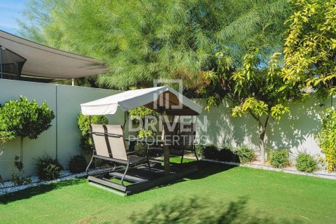 Villa de 6 dormitorios en Rosa, UAE No. 192801 29