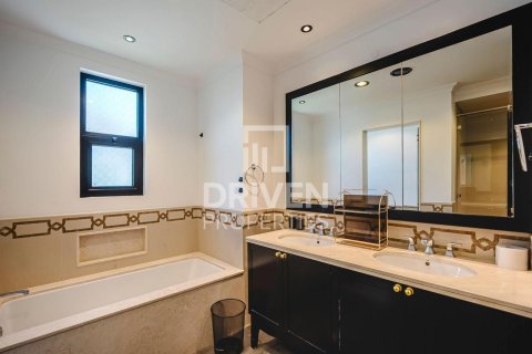 Villa de 6 dormitorios en Rosa, UAE No. 192801 21