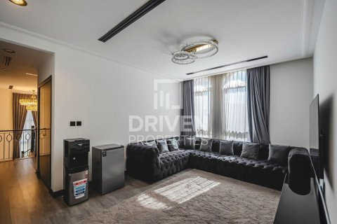 Villa de 6 dormitorios en Rosa, UAE No. 192801 8