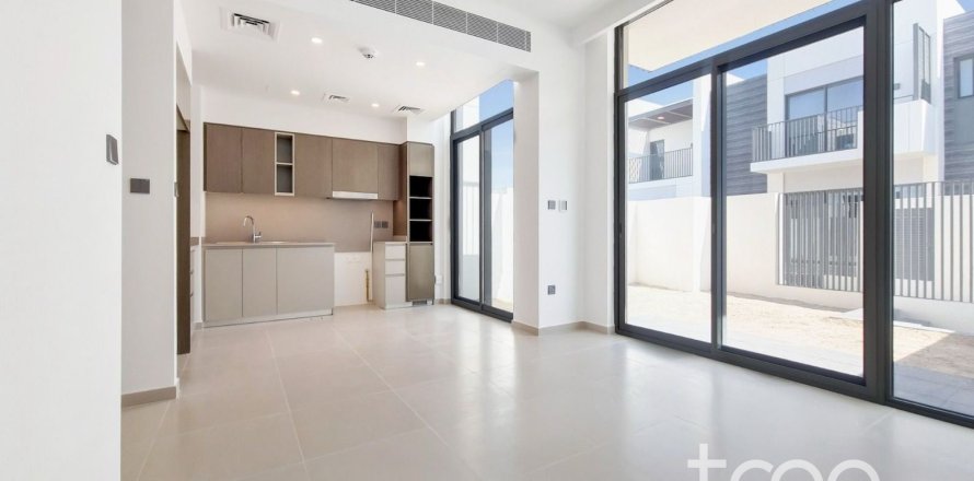 Townhouse de 3 dormitorios en Sun, UAE No. 174217