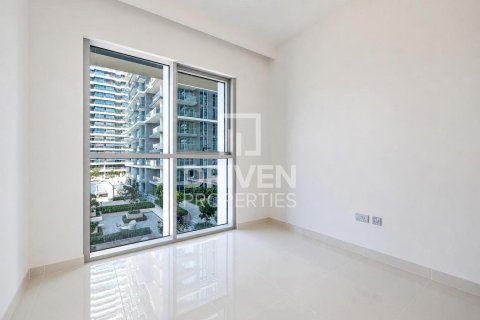 Appartement de 3 chambres à EMAAR Beachfront, UAE No. 210064 8