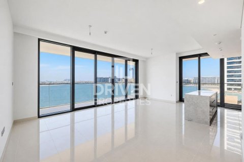 Appartement de 3 chambres à EMAAR Beachfront, UAE No. 210064 3
