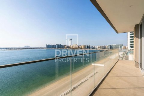 Appartement de 3 chambres à EMAAR Beachfront, UAE No. 210064 19
