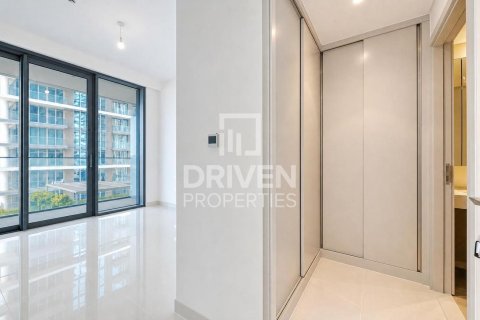 Appartement de 3 chambres à EMAAR Beachfront, UAE No. 210064 9