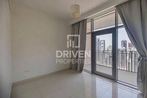 Apartment de 2 dormitorios en BLVD Crescent, UAE No. 202742 12