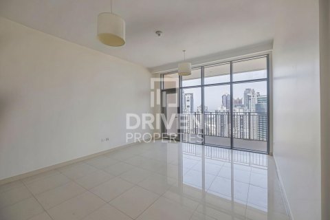 Apartment de 2 dormitorios en BLVD Crescent, UAE No. 202742 11