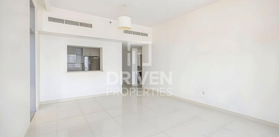 Apartment de 2 dormitorios en BLVD Crescent, UAE No. 202742